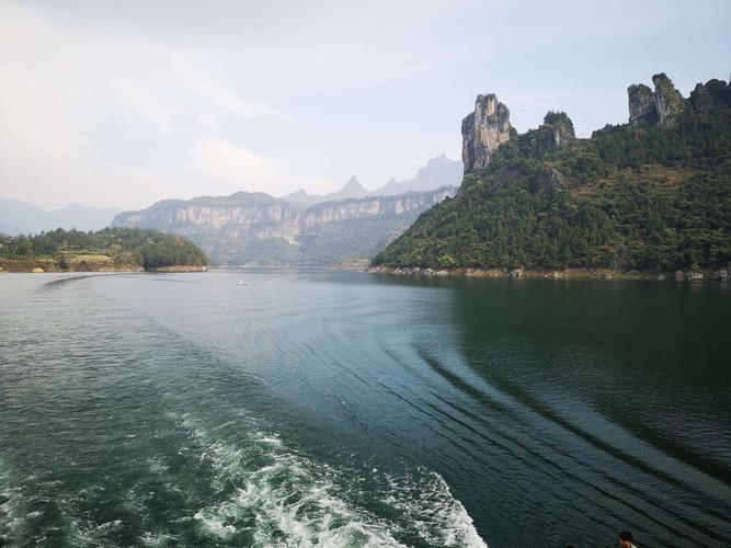 第一天:恩施火车站--清江画廊