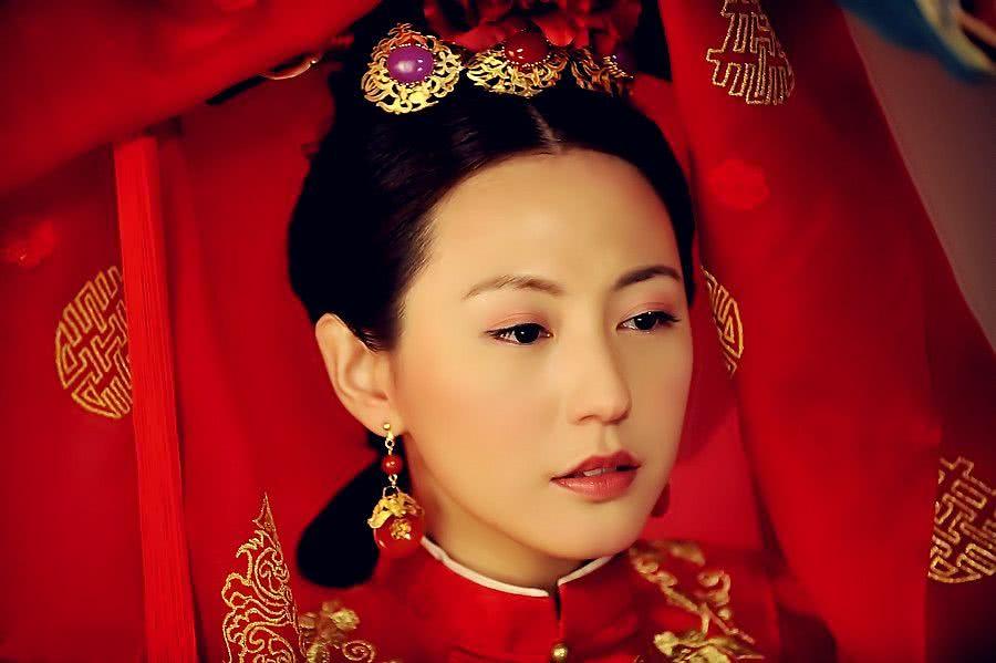 刘诗诗的伴娘,进娱乐圈是为挣学费,因害怕婚姻拒绝张智霖牵线!