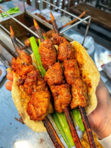 ​淄博烧烤是怎么火出圈的？哪里的店铺比较出名