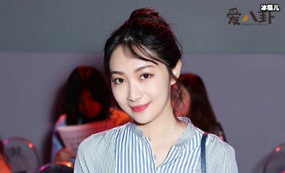 ​钟祺个人资料起底，有个人办公室难道是富二代？