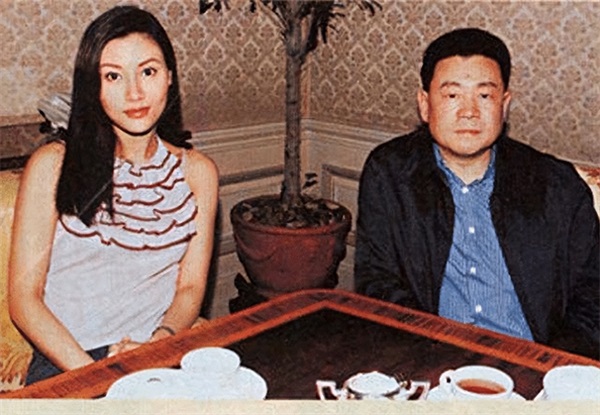 富豪许晋亨的个人资料简介(许晋亨的妻子是谁)-