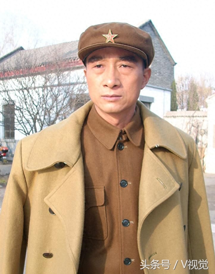 陈姗姗既是聂荣臻的特型演员又是林彪的特型演员,你看他适合演谁