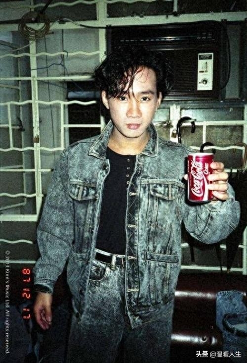 一组黄家驹照片