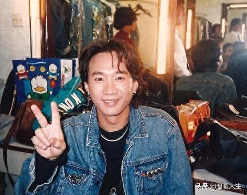 一组黄家驹照片