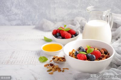 ​肠胃不好吃什么食物好（肠胃不好的人，这10种食物，让你消化更好，不胀气！）