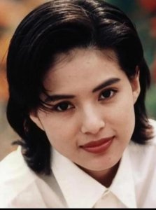 ​李若彤最惊艳的照片(童年女神李若彤的美照)