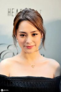 ​360度无死角神颜：阿娇钟欣潼高清图片