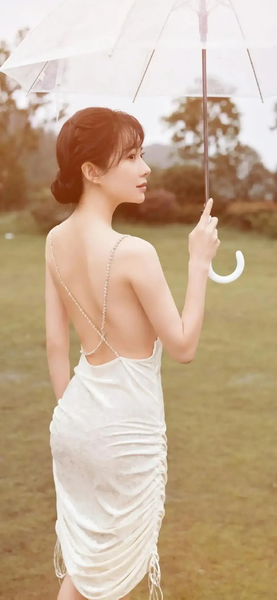 刘萌萌优雅迷人尽显高级质感的写真大片