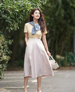 ​黄皮肤穿什么颜色的衣服好看显白（颜色大全色卡图片）