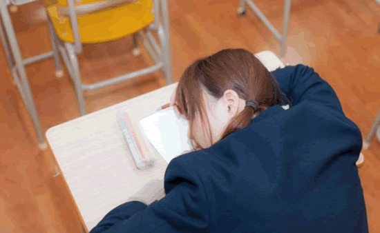 班长没带罩子让捏了一节课怎么办 班长没带罩子让捏了一节课时视频作文