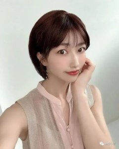 ​爱拍片的傲人OL市川雅美写真鉴赏，暗黑界的卷王！