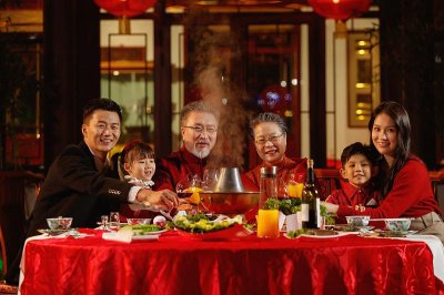 ​白酒自饮消费升级，直播渠道重要性凸显