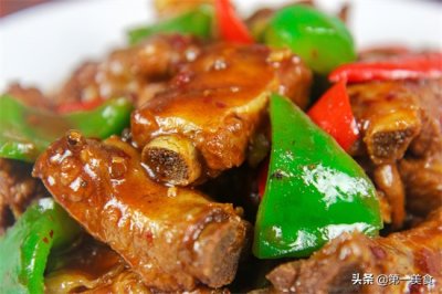 ​红烧排骨(红烧排骨家常做法，这样做才好吃，软嫩多汁，家常必备)