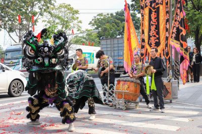 ​锣鼓齐鸣，共贺元宵！广州白云多村醒狮齐聚展雄风