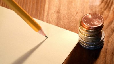 ​财长首次亮相两会，回答了哪些问题？