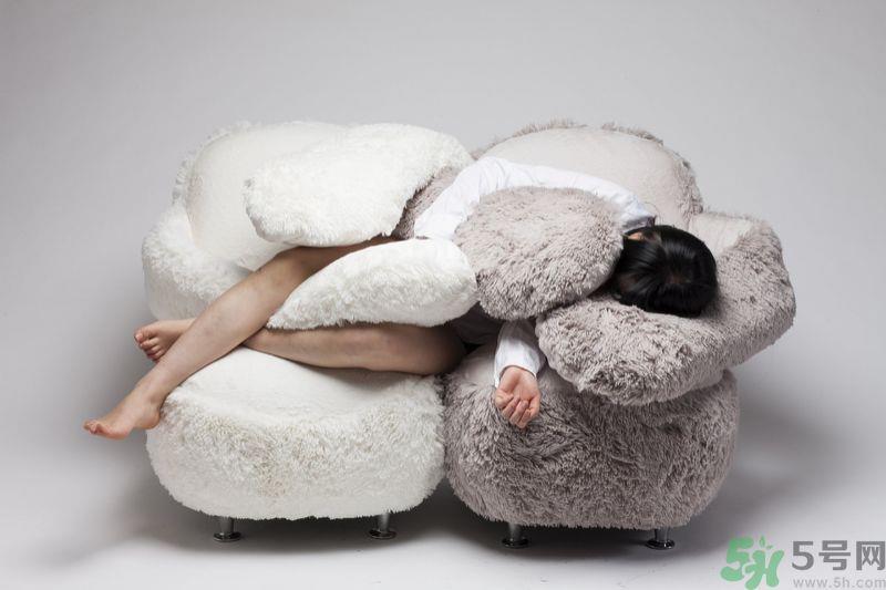 一个人适合什么样的沙发?选购沙发要注意什么? 一个人适合什么样的沙发?选购沙发要注意什么?