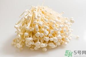 吃金针菇要注意什么?金针菇的食用禁忌 吃金针菇要注意什么?金针菇的食用禁忌