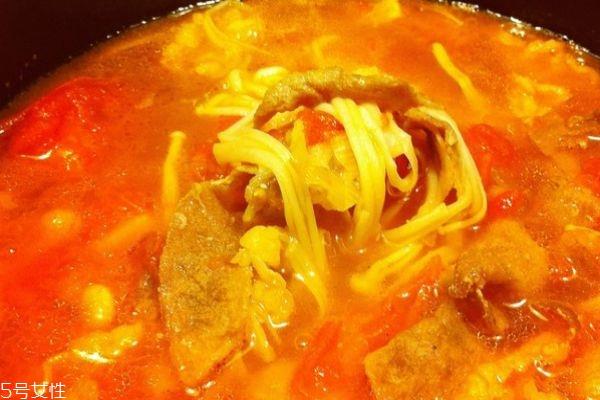 番茄肥牛金针菇的做法 教你怎么做出最好吃的下饭菜 番茄肥牛金针菇的做法 教你怎么做出最好吃的下饭菜