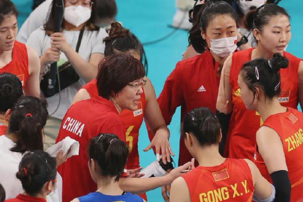 郎平透露朱婷手腕伤情 朱婷手腕伤势严重 郎平透露朱婷手腕伤情 朱婷手腕伤势严重