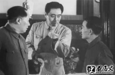 ​胡乔木是个怎样的人 大家是怎么看待胡乔木的