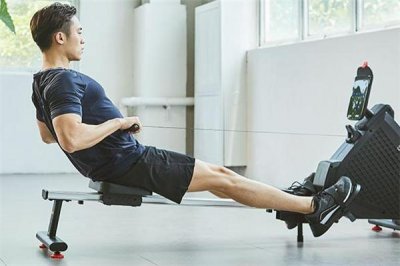 ​划船机怎么用 标准动作是这样