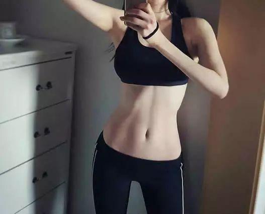 锻炼腹肌入门的方法 腹肌锻炼多久能形成