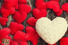 收到蓝色妖姬是什么意思?情人节送蓝色妖姬什么意思? 收到蓝色妖姬是什么意思?情人节送蓝色妖姬什么意思?