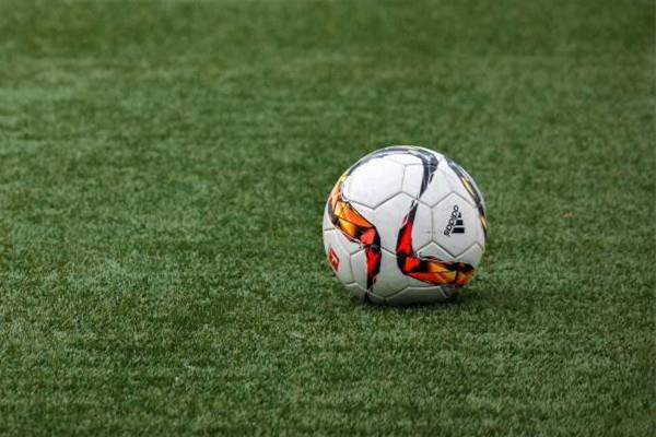 广州队主力球员年薪60万封顶 足球俱乐部是什么性质 广州队主力球员年薪60万封顶 足球俱乐部是什么性质