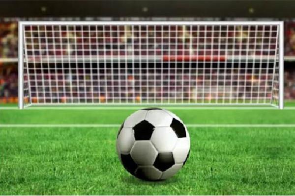 广州队主力球员年薪60万封顶 足球俱乐部是什么性质 广州队主力球员年薪60万封顶 足球俱乐部是什么性质