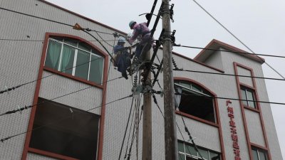 ​受“4·27”龙卷风影响的广州市白云区钟落潭镇全面复电