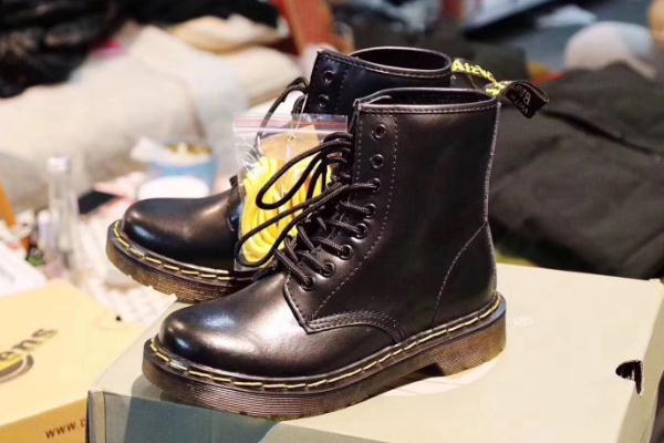 马丁靴是什么皮 马丁靴的保养方法 马丁靴是什么皮 马丁靴的保养方法