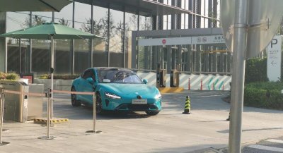 ​小米SU7道路测试被投诉 ：学生家长担心“安全隐患”