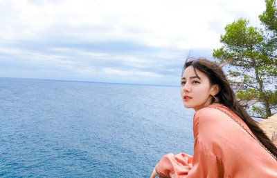 ​迪丽热巴8张珍贵美照，图2美艳动人，图5像不像你未来的女朋友？