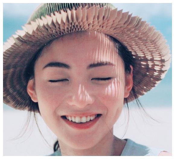 高颜值女星排名:赵丽颖第三,杨幂勉强第六,第一无可挑剔