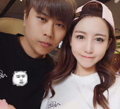 卢本伟现身直播间疑似要回归,去UU妹微博却发现,好大一碗狗粮