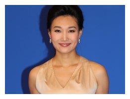 央视美女主播李梓萌,参加开门大吉判若两人,如今40岁依旧单身