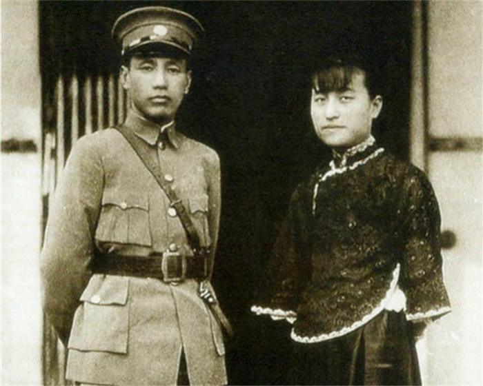 陈洁如真的美?第一幅图,清丽婉约,漾荡着无限柔情!