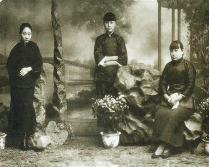 陈洁如真的美?第一幅图,清丽婉约,漾荡着无限柔情!