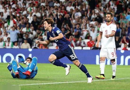 震撼!日本干伊朗3-0!还记得中国足球曾经5-0吊打日本吗?