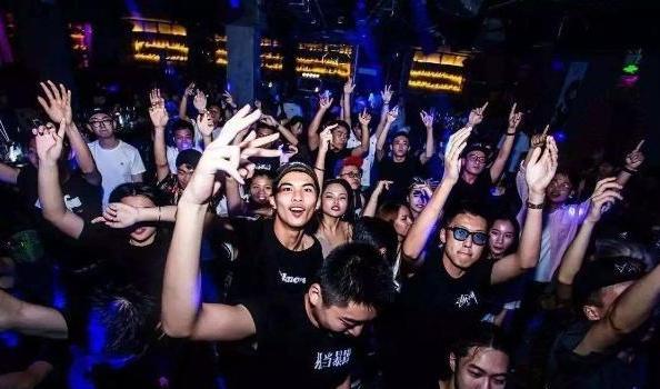 三首因为抖音走红的中文说唱,有的味道纯粹,有的却是迎合听众