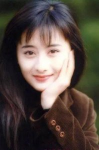 ​陈德容：16岁一举成名，38岁嫁富二代，丁克8年离婚，至今单身