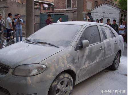 明星打人13事件，周杰打物业，陈冠希打路人，他打女友，她打孕妇