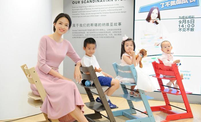 不愧是中国首个世界小姐,12年后穿雪纺裙高筒靴,依旧优雅迷人