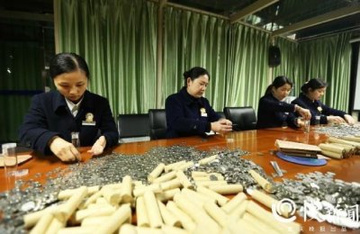 ​男子存1.2吨硬币是怎么回事 1.2吨硬币多少钱为什么存这么多？