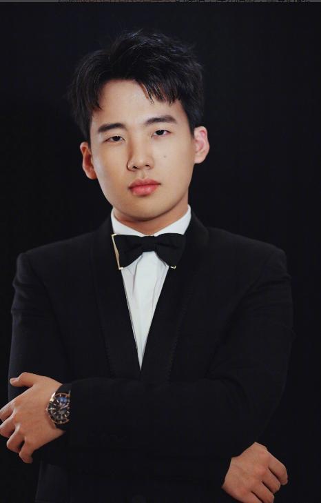 郭麒麟这组照片太帅了，不但青春洋溢可爱满分