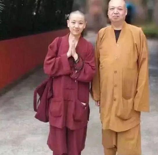 “小鸽子”胡雅斯,当红时期选择隐退,31岁剃度出家