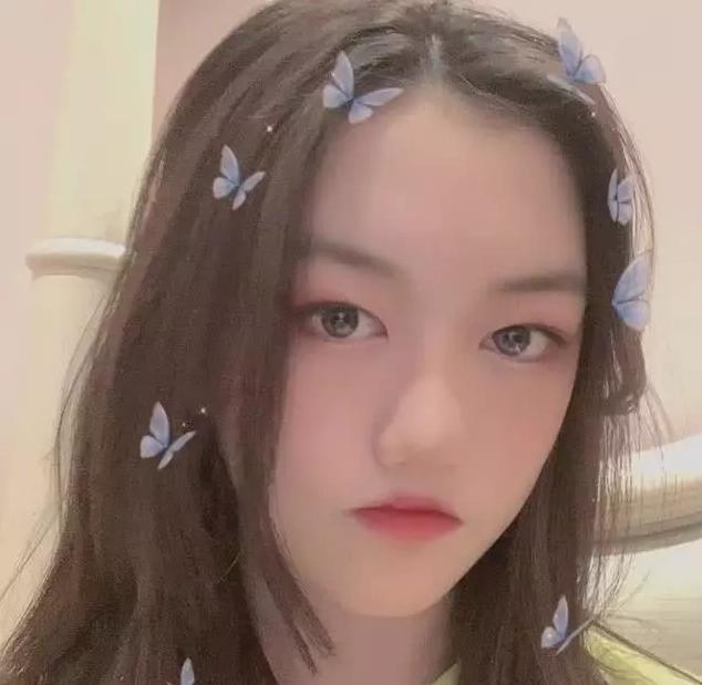 李嫣深夜晒高级靓照,嘴唇恢复与常人无异,遗传王菲孤傲与冷艳