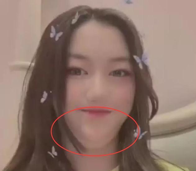 李嫣深夜晒高级靓照,嘴唇恢复与常人无异,遗传王菲孤傲与冷艳