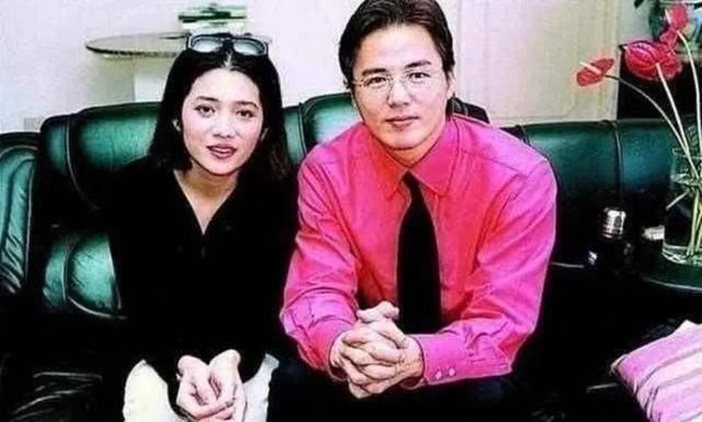 林瑞阳的漂亮前妻曾哲贞，带着儿女艰难生活，被骂管不住自己老公