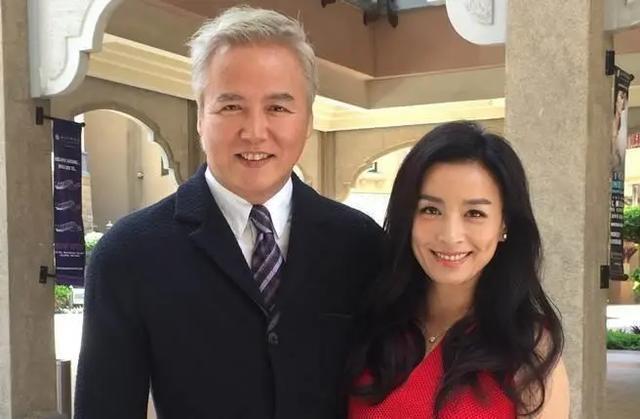 林瑞阳的漂亮前妻曾哲贞，带着儿女艰难生活，被骂管不住自己老公